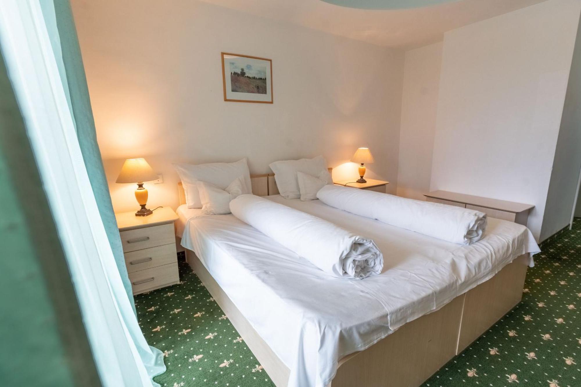 Hotel Iadolina Stâna de Vale Extérieur photo