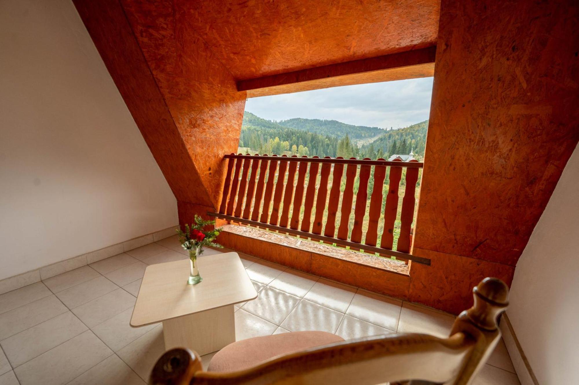 Hotel Iadolina Stâna de Vale Extérieur photo