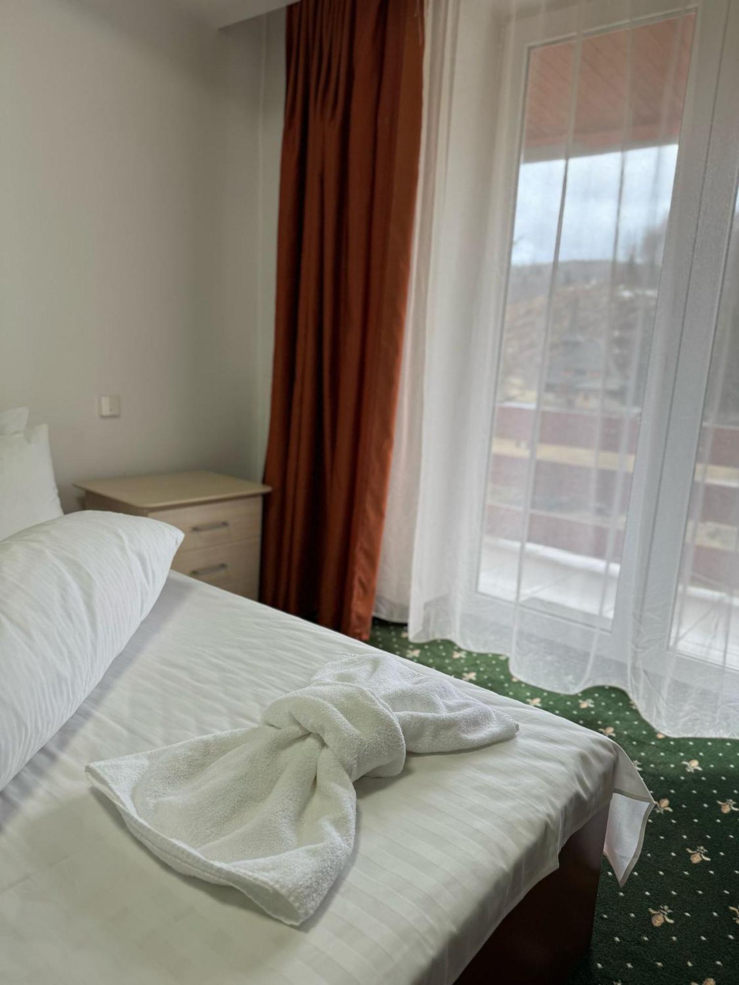 Hotel Iadolina Stâna de Vale Extérieur photo