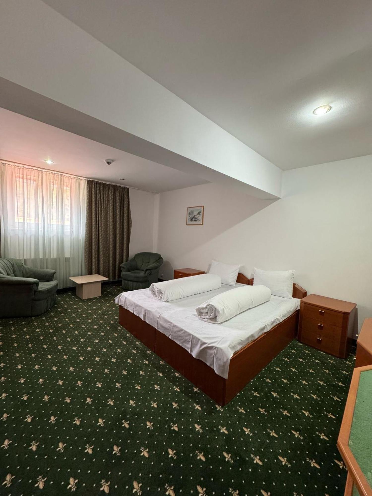 Hotel Iadolina Stâna de Vale Extérieur photo